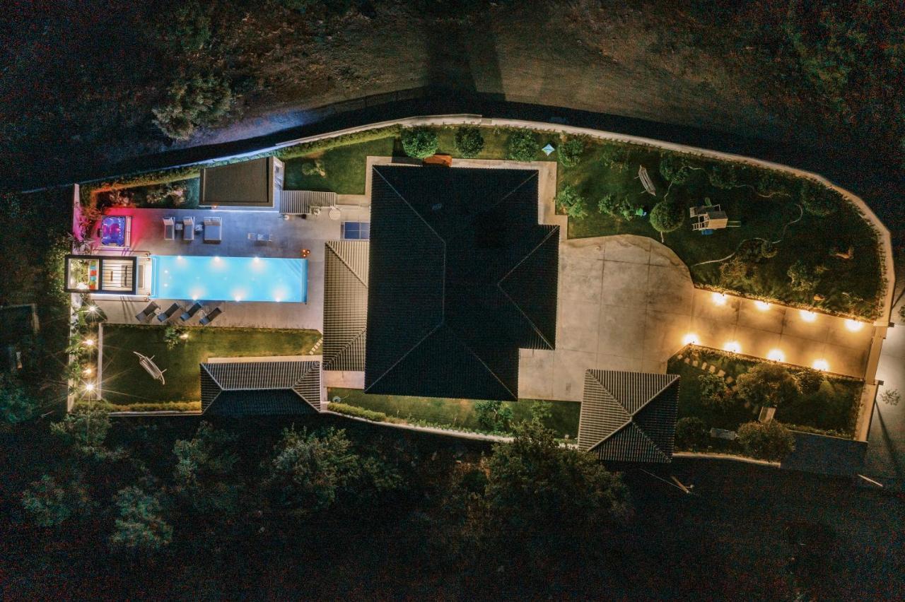 M Mansion Βίλα Πεύκος Εξωτερικό φωτογραφία