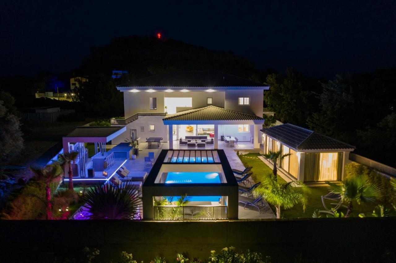 M Mansion Βίλα Πεύκος Εξωτερικό φωτογραφία