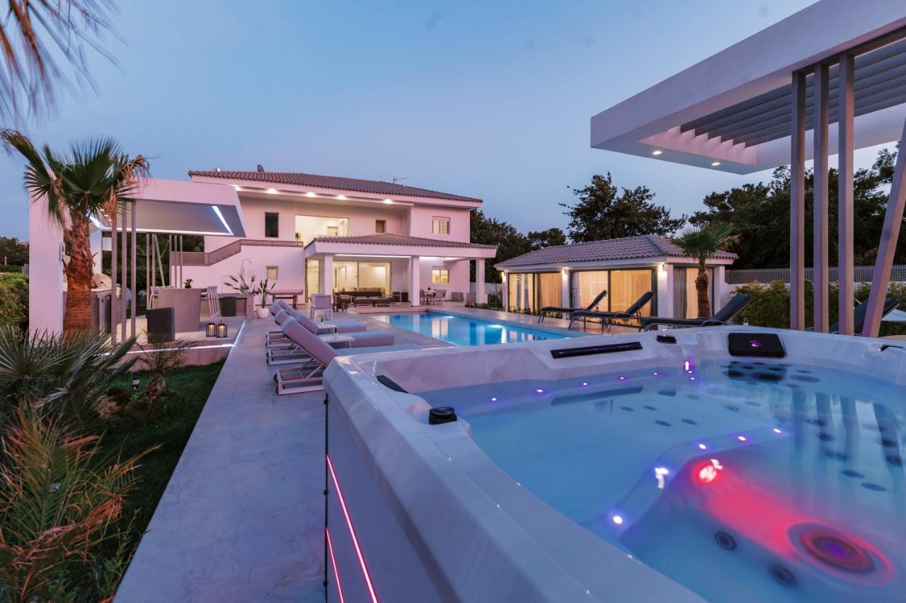 M Mansion Βίλα Πεύκος Εξωτερικό φωτογραφία