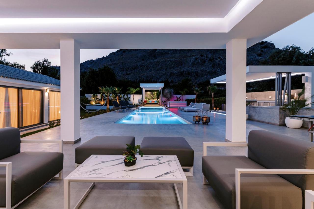 M Mansion Βίλα Πεύκος Εξωτερικό φωτογραφία