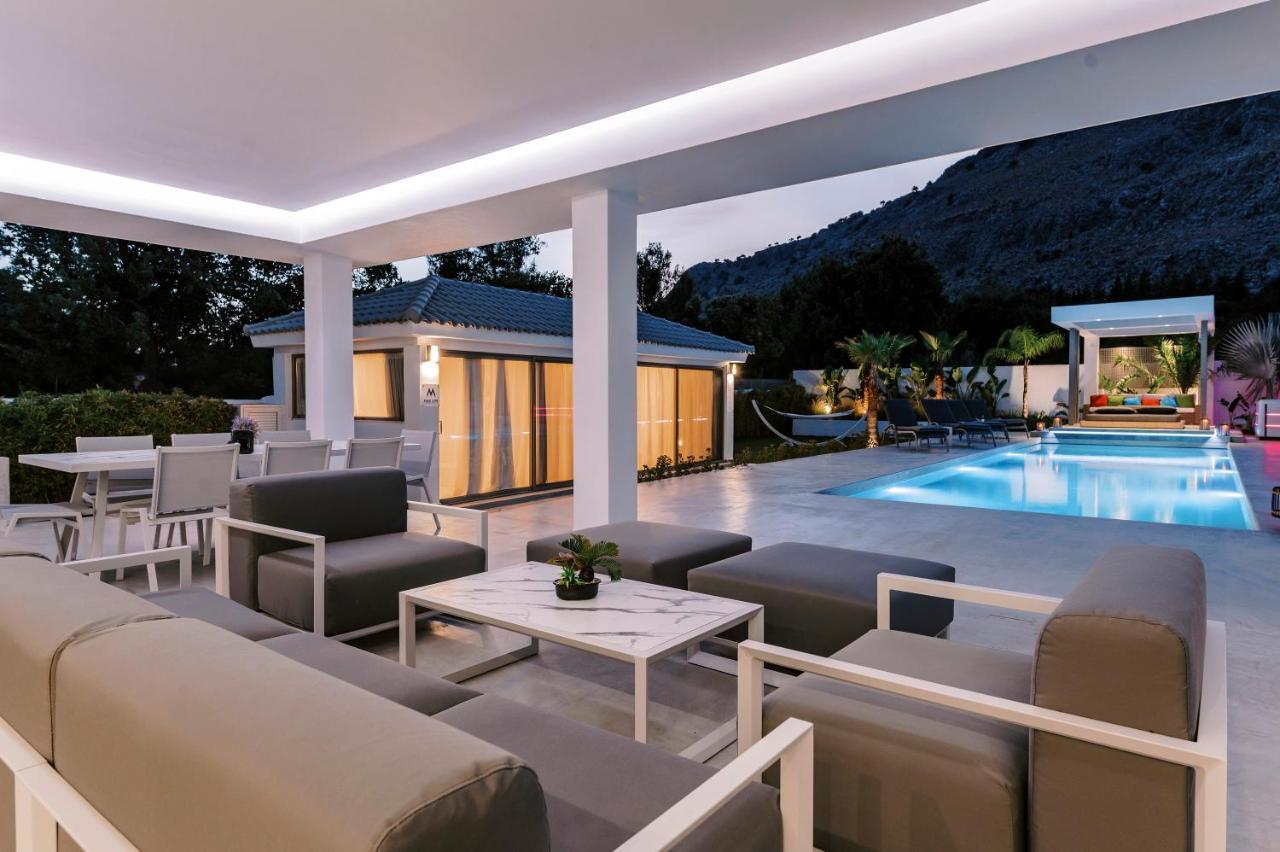 M Mansion Βίλα Πεύκος Εξωτερικό φωτογραφία